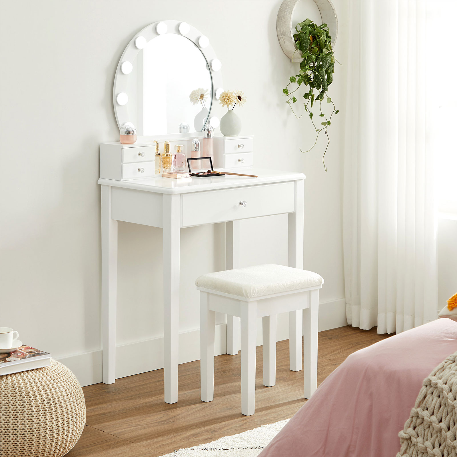 Kosmetinis staliukas baltas su kėde ir apšviestu apvaliu veidrodžiu 4