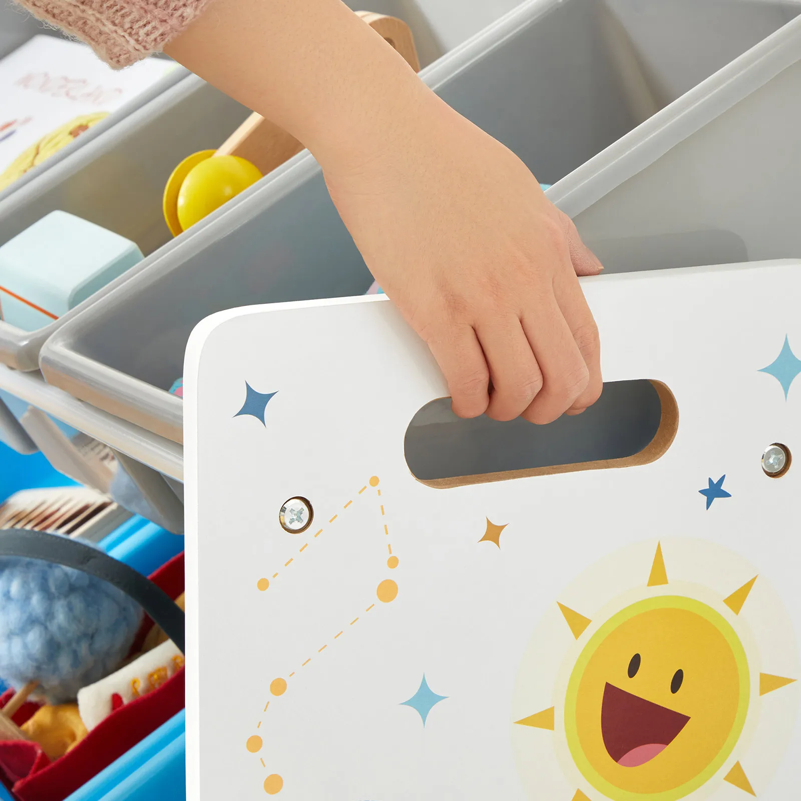 Lentyna žaislams su 16 plastikinių dėžučių UGKR070W03 SONGMICS Lentyna žaislams su plastikinių dėžučių UGKRW