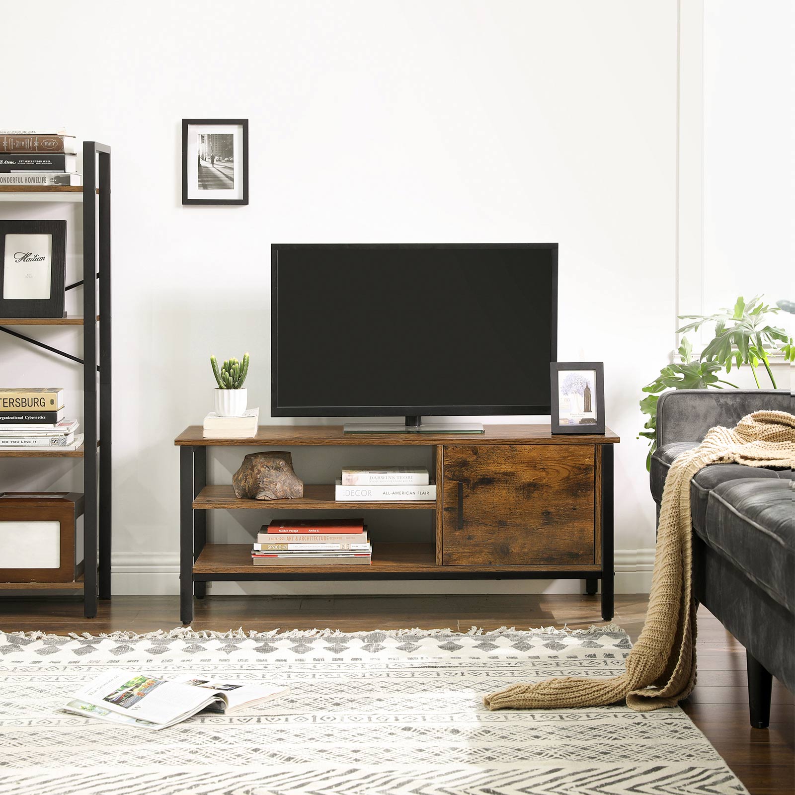 TV spintelė vintažinė ruda su 2 stalčiais ir durelėmis 3