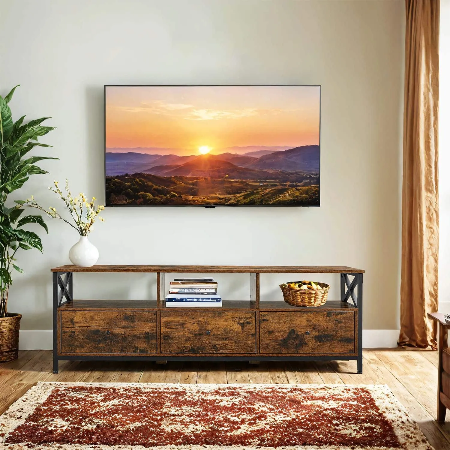 Pramoninio stiliaus televizoriaus spintelė su 3 stalčiais ir atvirais skyriais, 147 cm Pramoninio stiliaus televizoriaus spintelė su 3 stalčiais ir atvirais skyriais, 147 cm Akcija