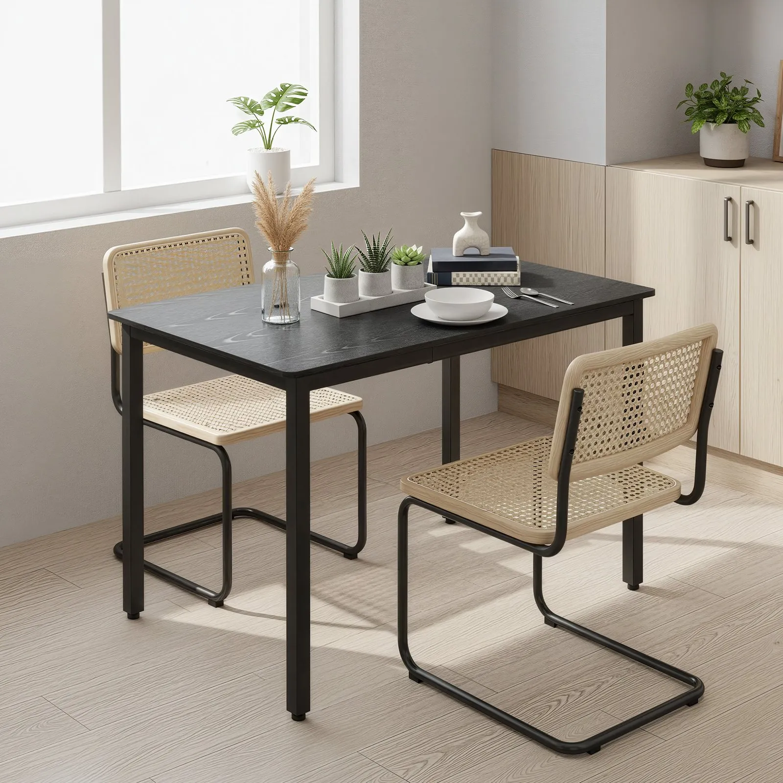 Virtuvės stalas 4 asmenims, juodas, 80 × 80 × 75 cm Virtuvės stalas 4 asmenims, juodas, 80 × 80 × 75 cm Stalai