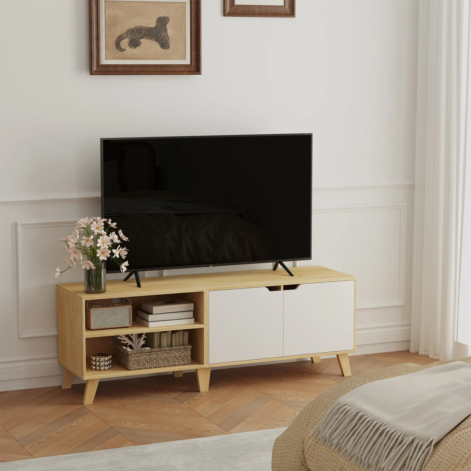 TV staliukas su 2 durelėmis, 140 cm, šviesios medienos spalvos TV staliukas su 2 durelėmis, 140 cm, šviesios medienos spalvos Akcija