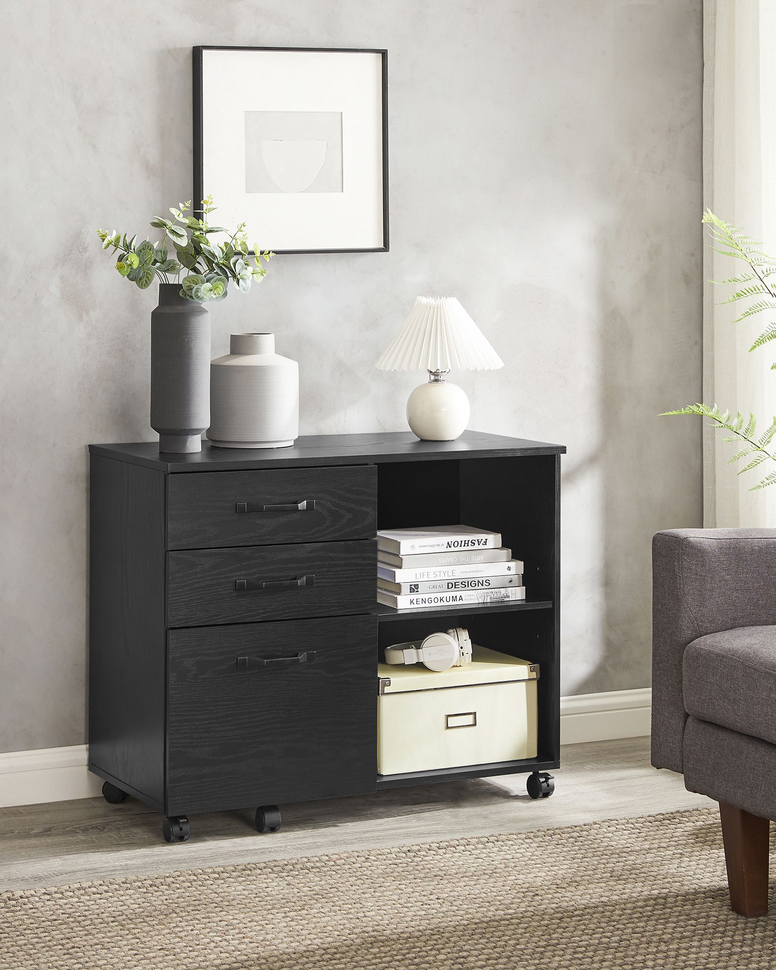 Juoda spintelė su 3 stalčiais, lentyna ir ratukais 8 Juoda spintelė su 3 stalčiais, lentyna ir ratukais 8