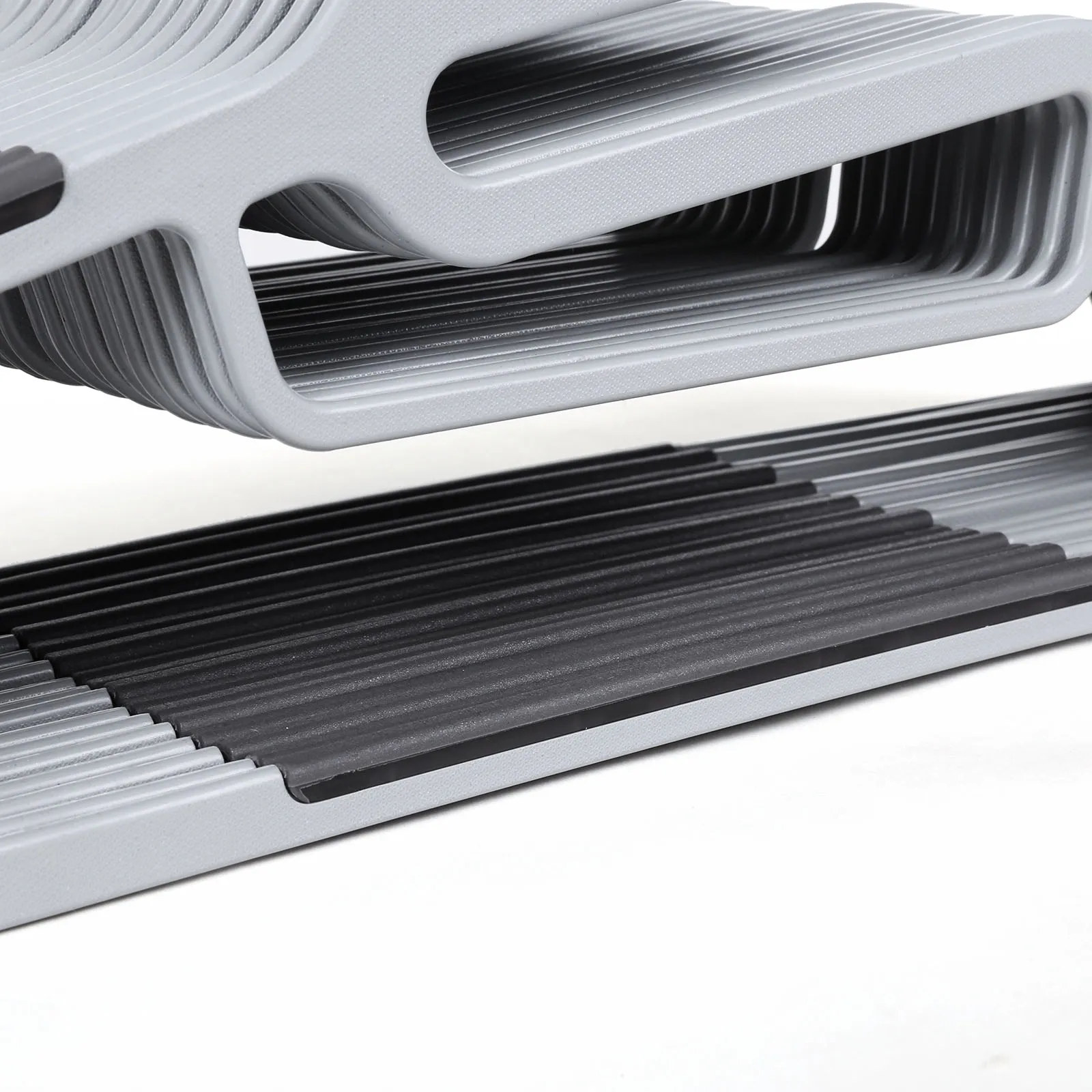 B34CRP41G 5 balduloftaslt Pakabos drabužiams 20 vnt neslystančios pilkos Akcija